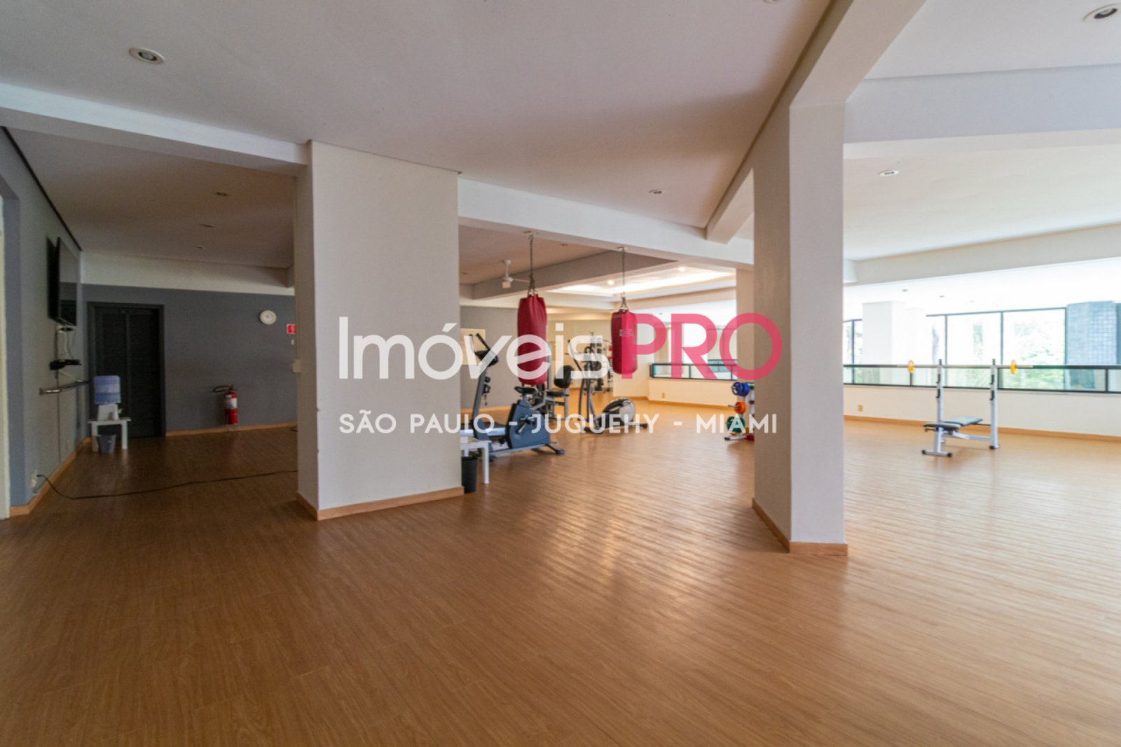 Foto :: https://assets.imoveispro.com.br/thumb/IP37561/apartamento-venda-panamby_IP37561_95_1920x1080.jpg?