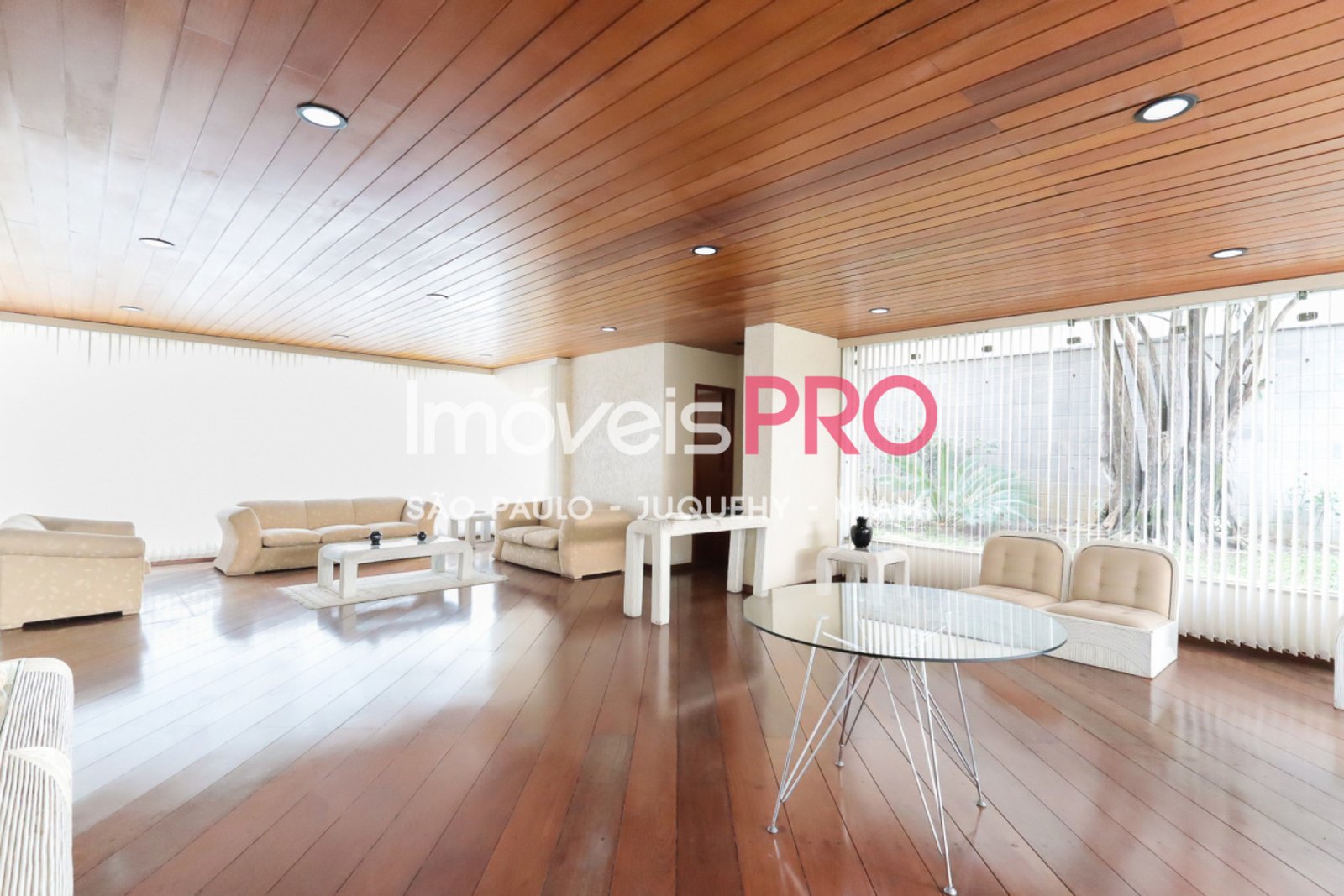 Foto :: https://assets.imoveispro.com.br/thumb/IP37562/apartamento-venda-moema_IP37562_29_1920x1080.jpg?