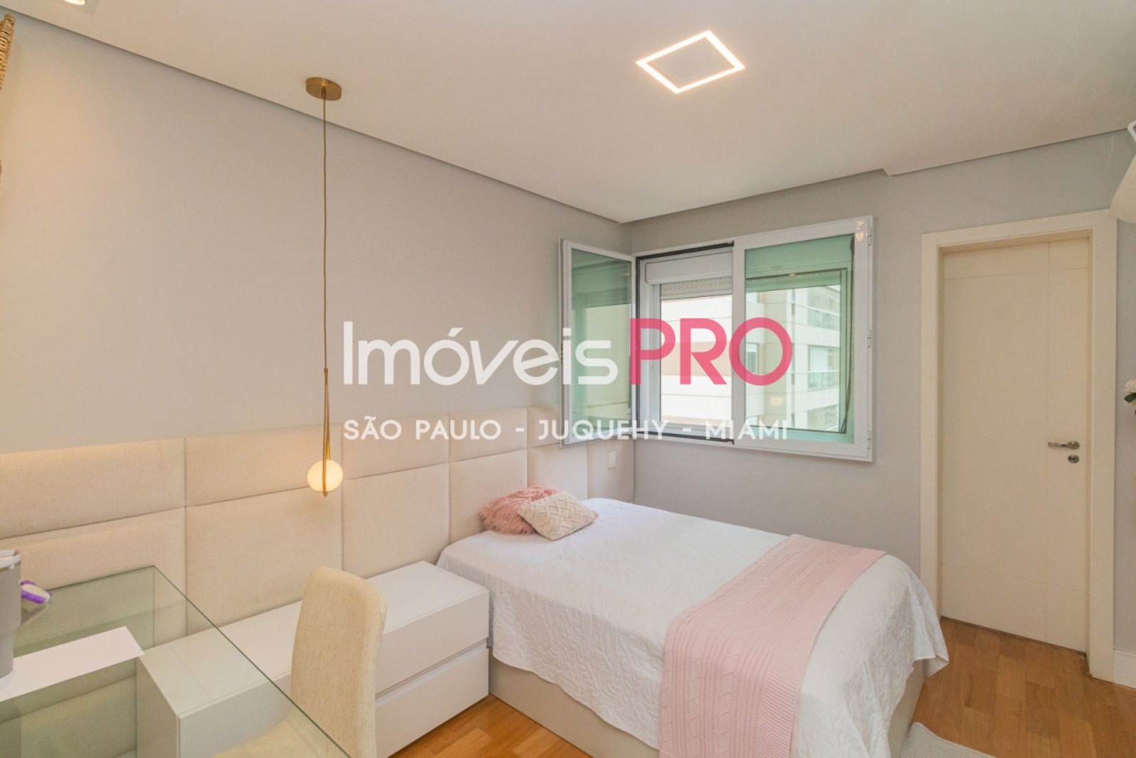 Foto :: https://assets.imoveispro.com.br/thumb/IP37563/apartamento-aluguel-campo-belo_IP37563_17_1920x1080.jpg?