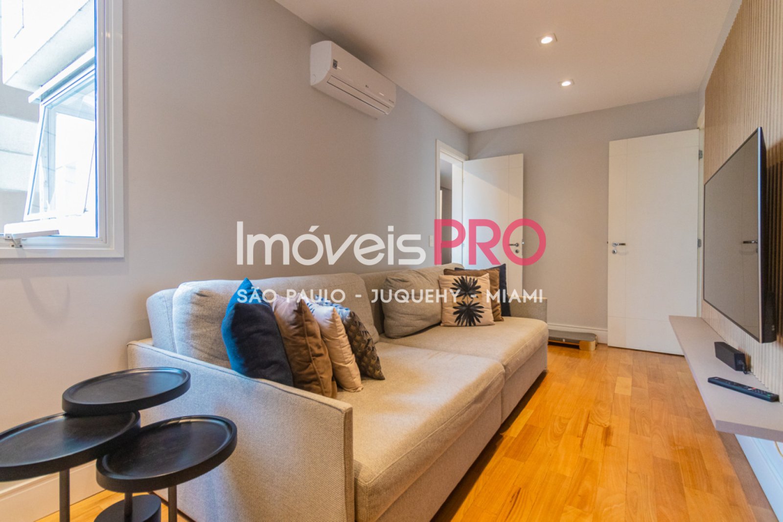 Foto :: https://assets.imoveispro.com.br/thumb/IP37563/apartamento-aluguel-campo-belo_IP37563_35_1920x1080.jpg?