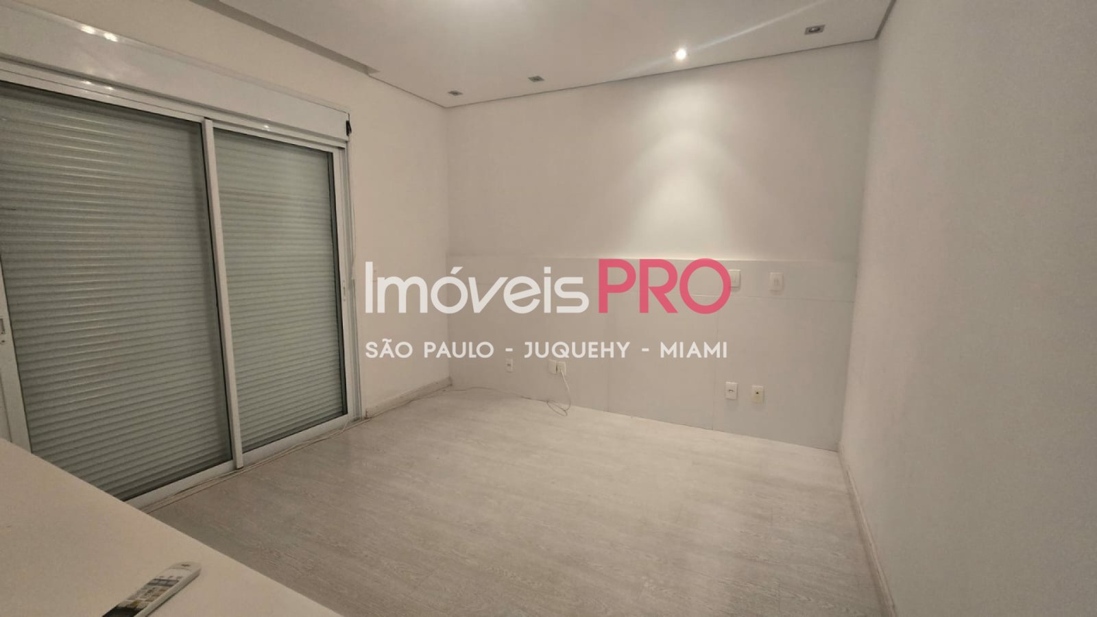 Foto :: https://assets.imoveispro.com.br/thumb/IP37572/apartamento-aluguel-campo-belo_IP37572_29_1920x1080.jpg?