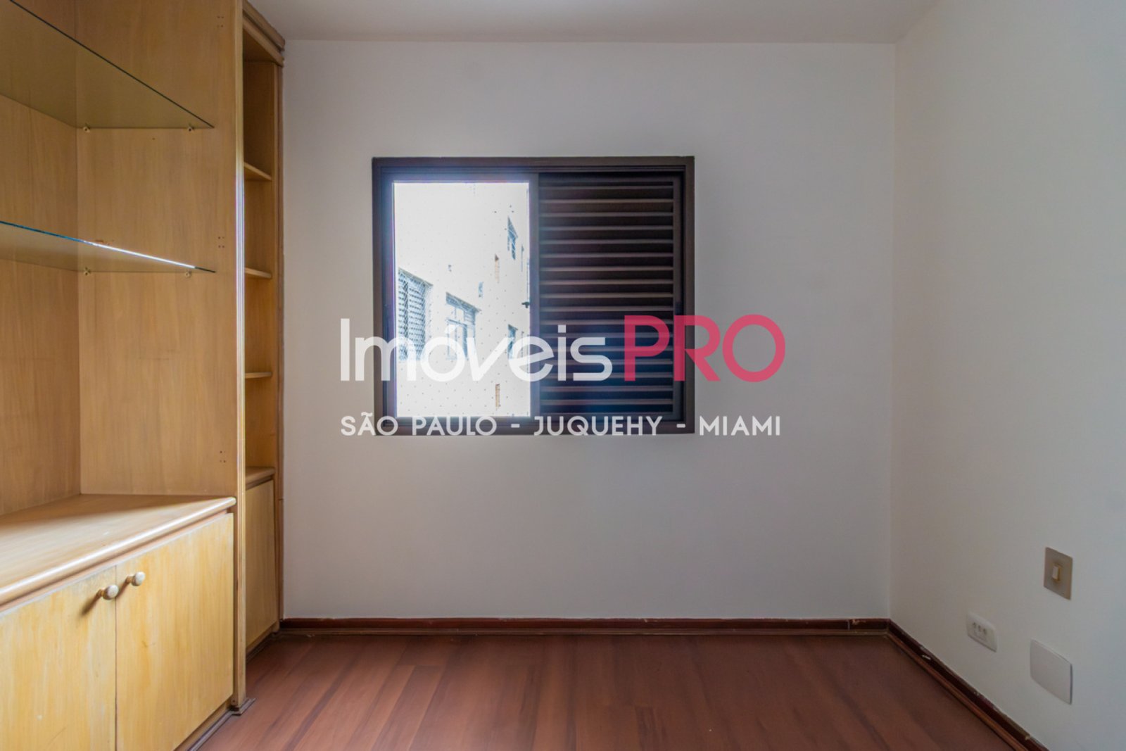 Foto :: https://assets.imoveispro.com.br/thumb/IP37588/apartamento-venda-vila-mariana_IP37588_17_1920x1080.jpg?