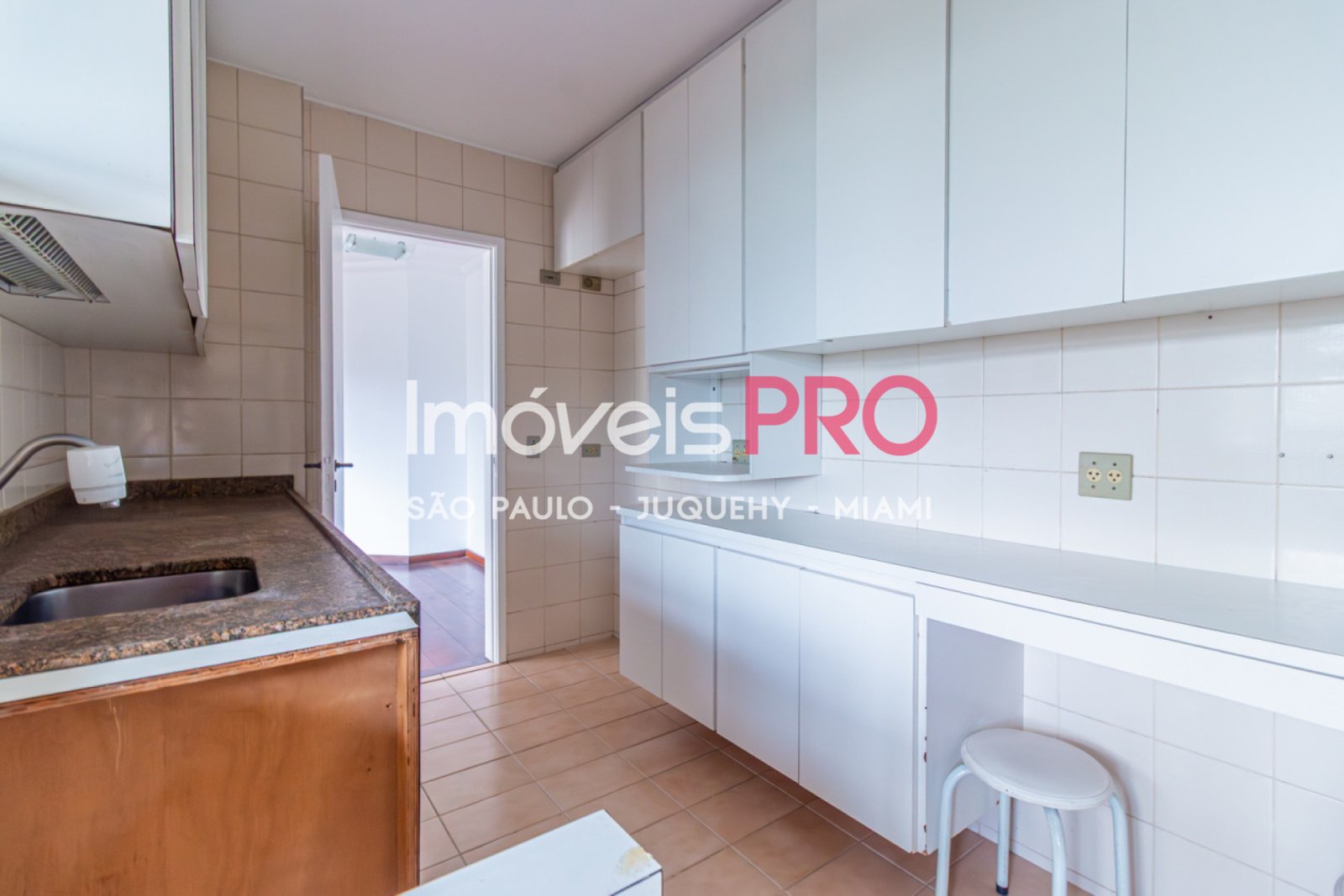 Foto :: https://assets.imoveispro.com.br/thumb/IP37588/apartamento-venda-vila-mariana_IP37588_29_1920x1080.jpg?