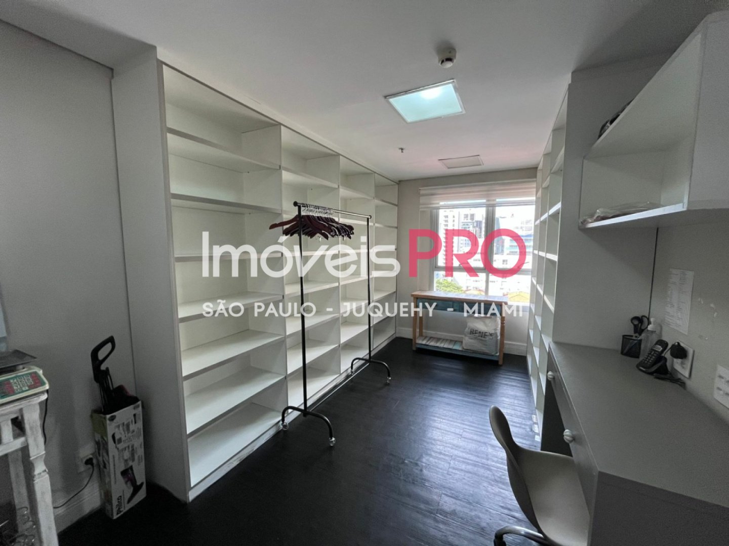 Foto :: https://assets.imoveispro.com.br/thumb/IP37596/conj-comercial-aluguel-moema-indios_IP37596_17_1920x1080.jpg?