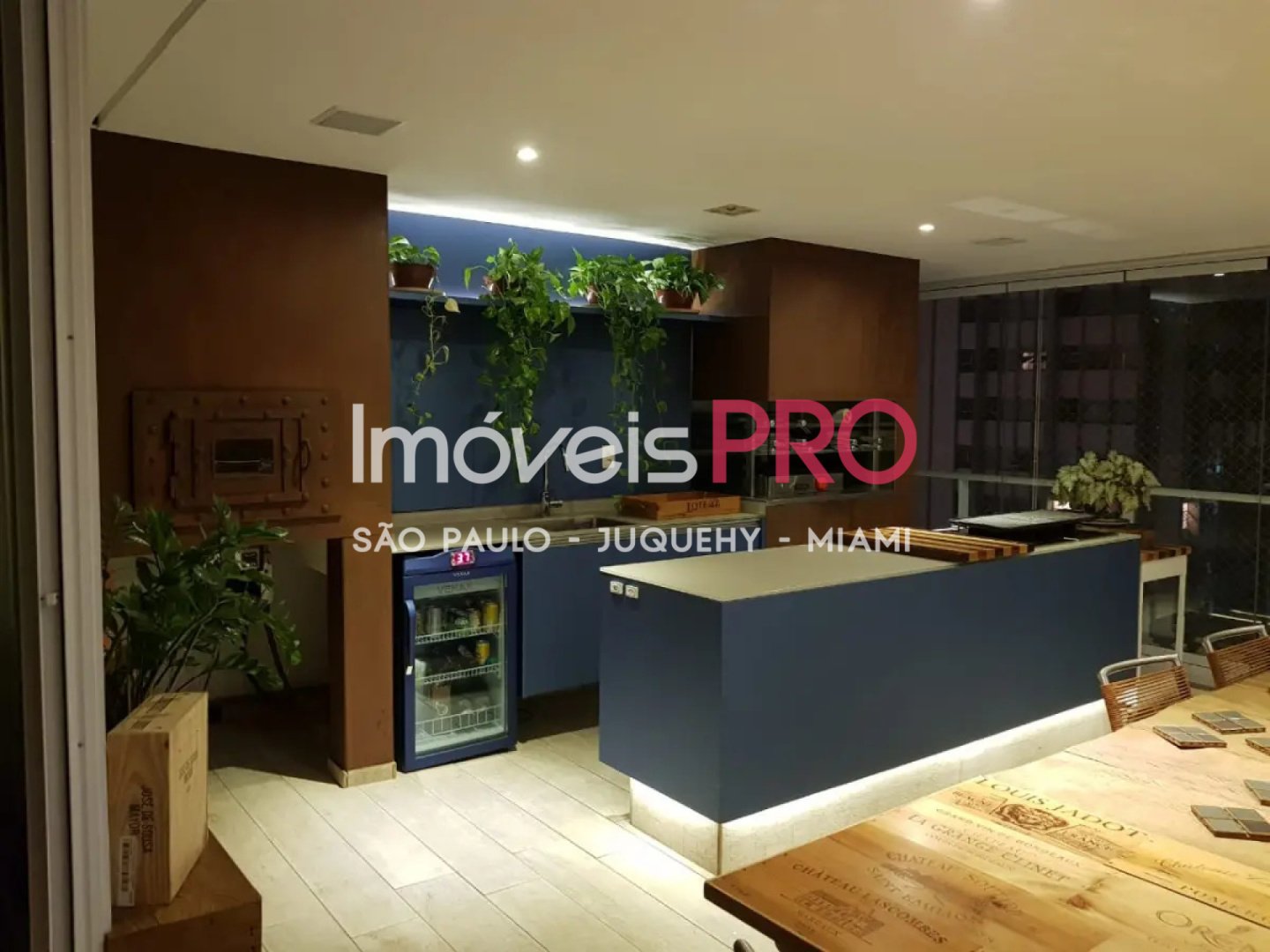 Foto :: https://assets.imoveispro.com.br/thumb/IP37601/apartamento-venda-itaim-bibi_IP37601_11_1920x1080.jpg?