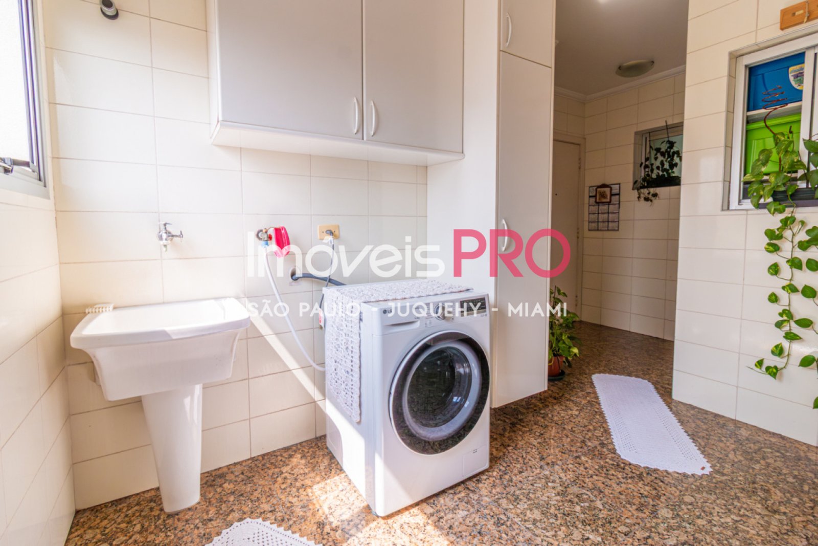 Foto :: https://assets.imoveispro.com.br/thumb/IP37619/apartamento-venda-campo-belo_IP37619_47_1920x1080.jpg?