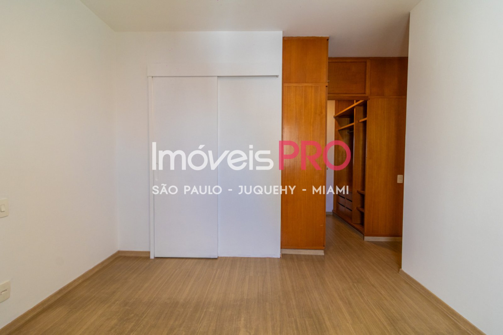 Foto :: https://assets.imoveispro.com.br/thumb/IP37646/apartamento-aluguel-moema-indios_IP37646_23_1920x1080.jpg?