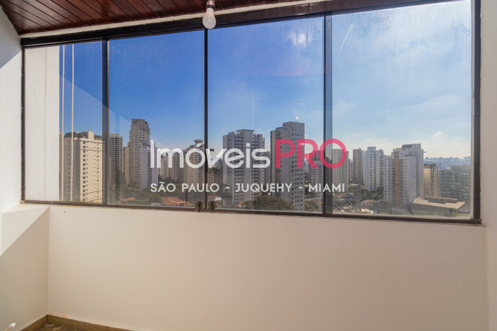 Foto :: IP37649