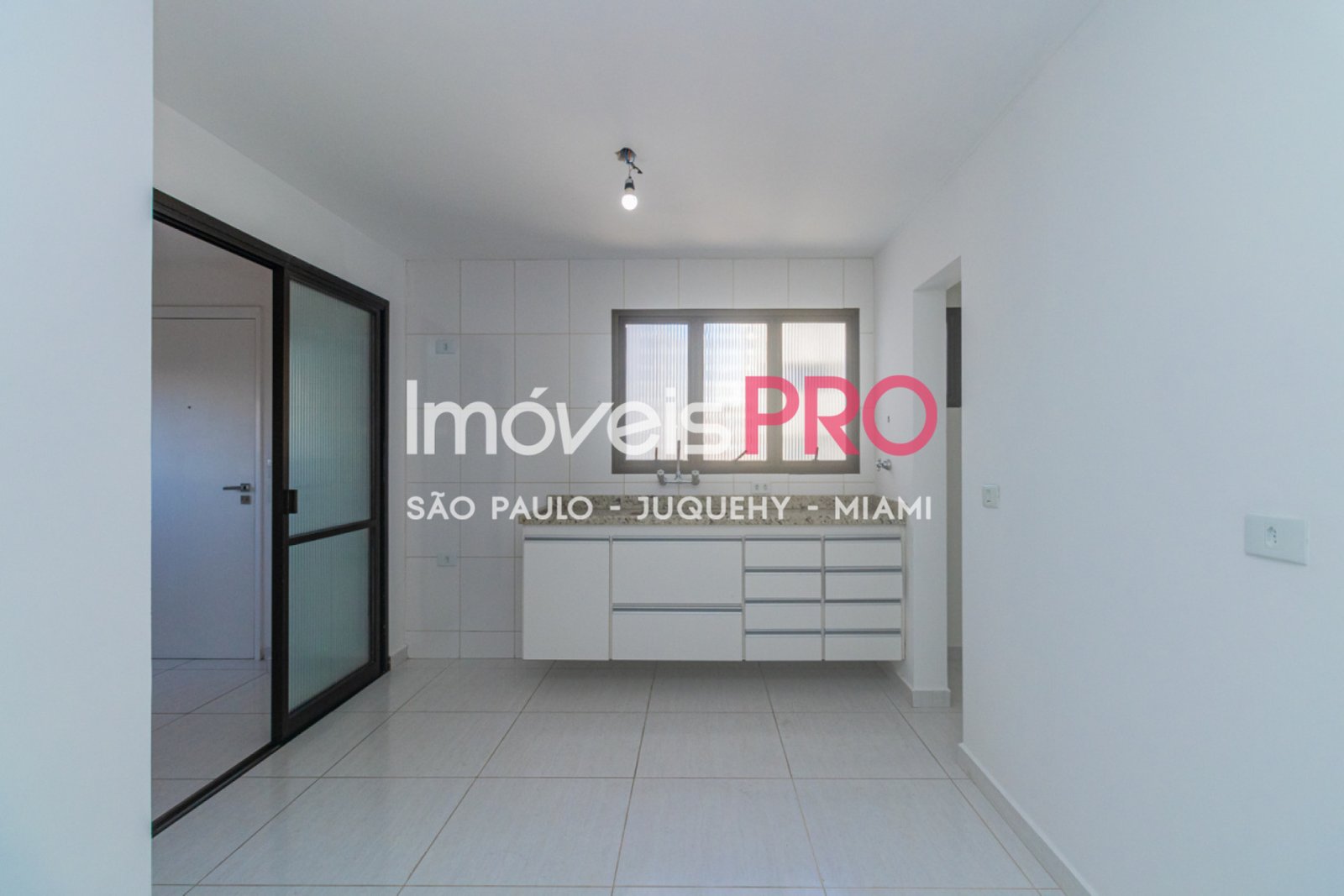 Foto :: IP37649