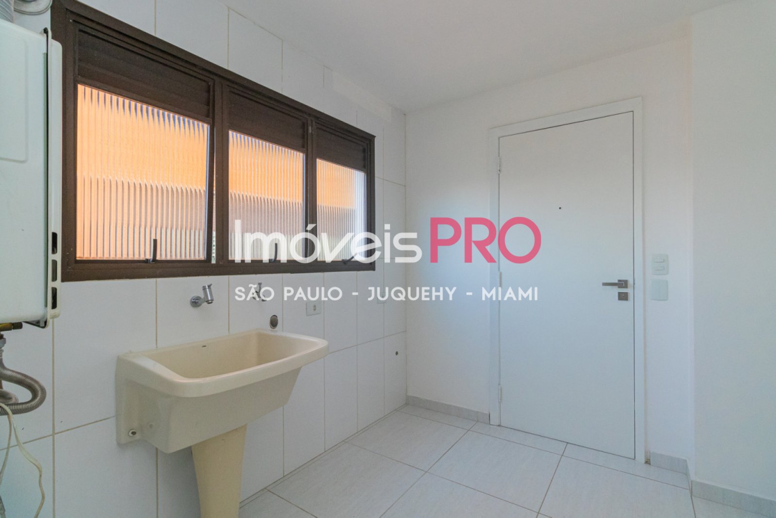 Foto :: IP37649