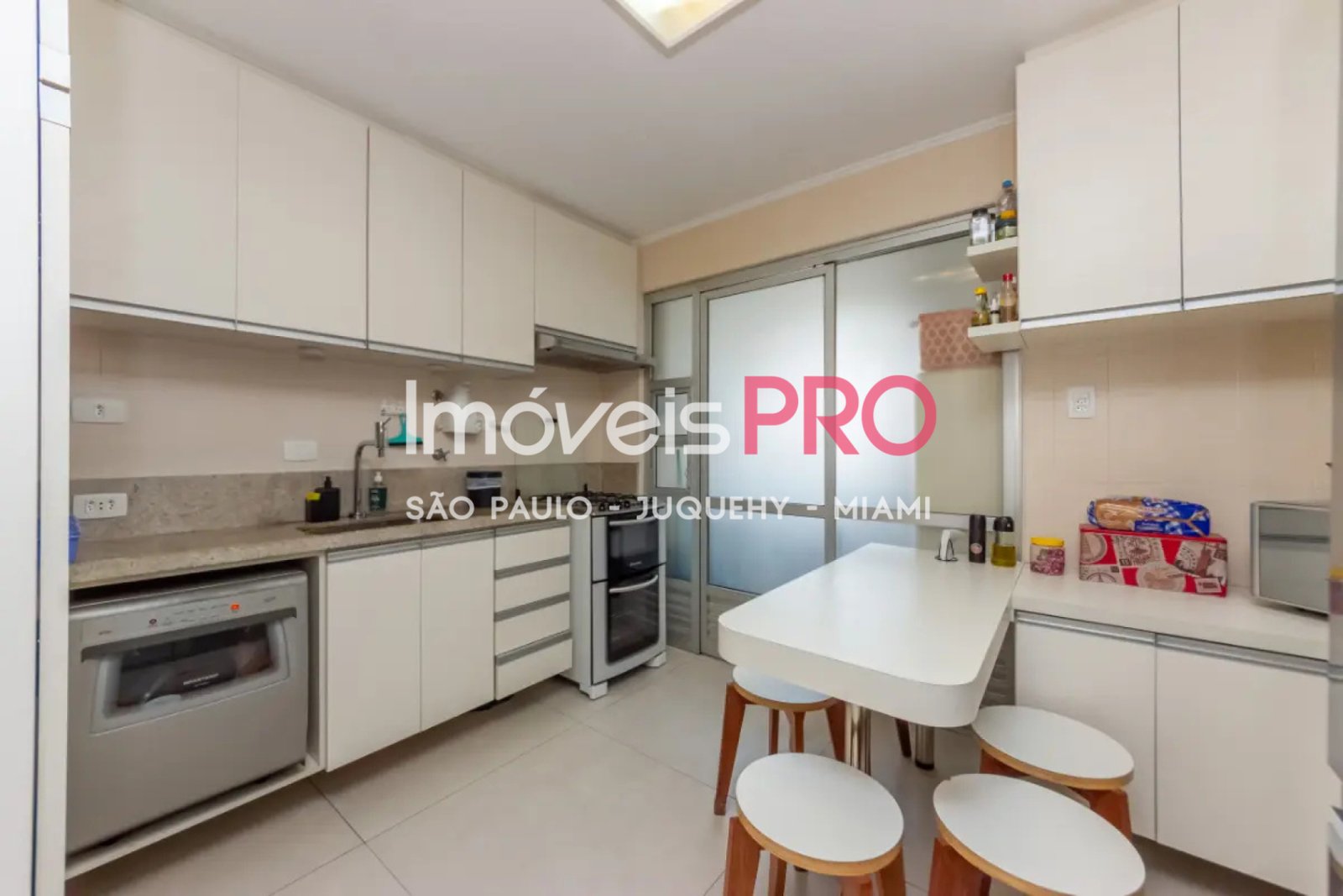 Foto :: https://assets.imoveispro.com.br/thumb/IP37650/apartamento-venda-moema-indios_IP37650_17_1920x1080.jpg?