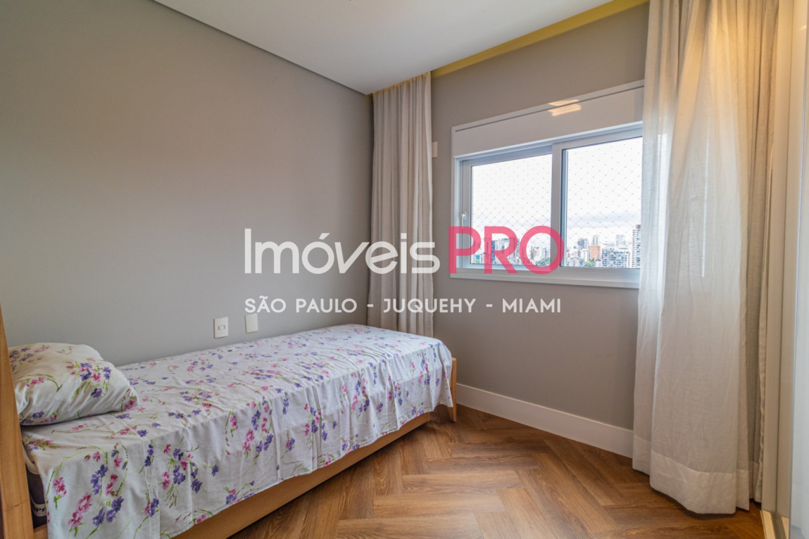 Foto :: https://assets.imoveispro.com.br/thumb/IP37661/apartamento-venda-moema_IP37661_35_1920x1080.jpg?