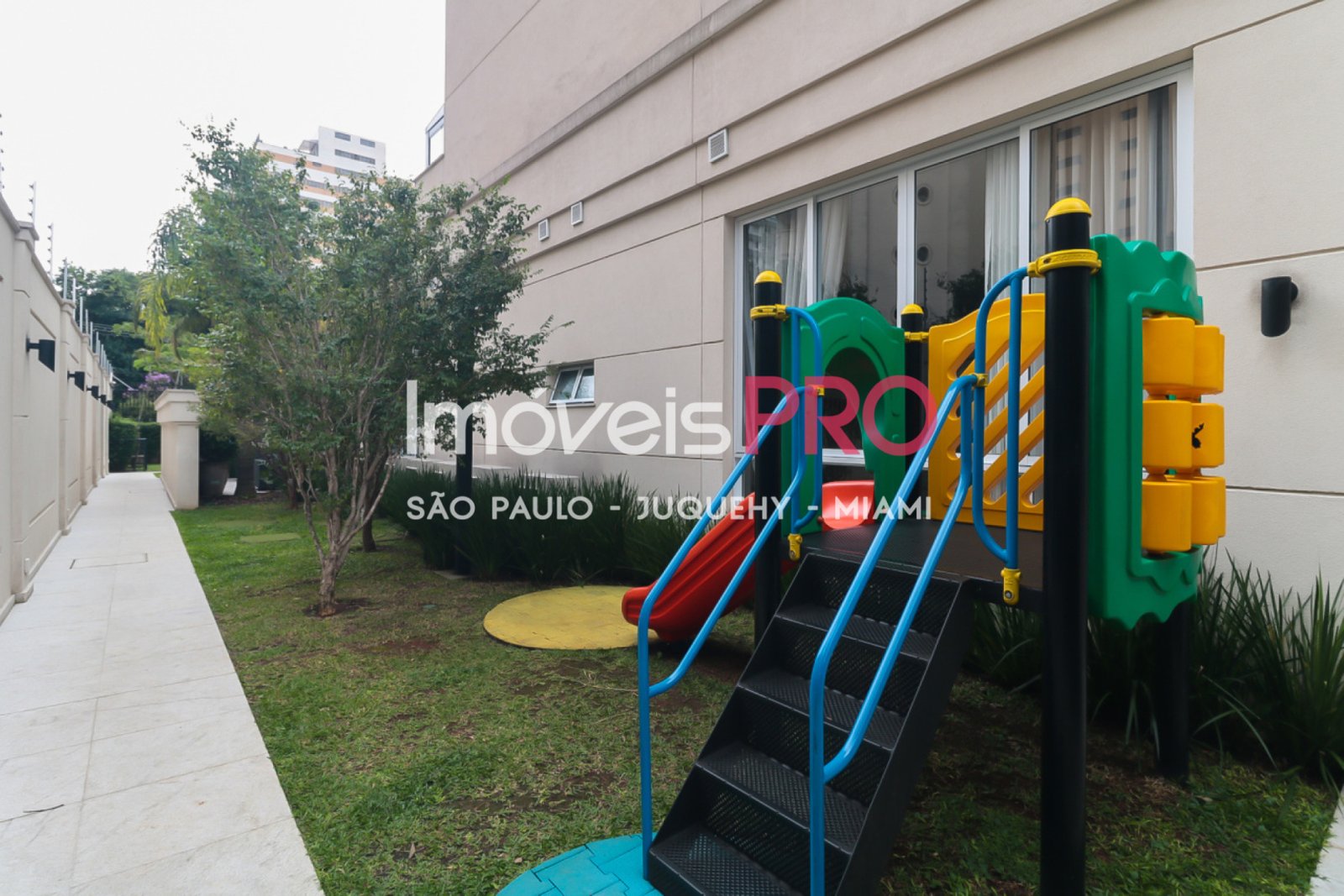 Foto :: https://assets.imoveispro.com.br/thumb/IP37661/apartamento-venda-moema_IP37661_71_1920x1080.jpg?