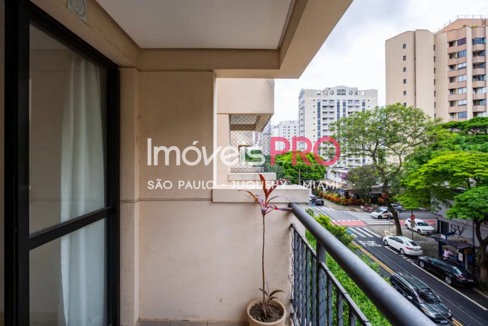 Foto :: https://assets.imoveispro.com.br/thumb/IP37663/apartamento-venda-moema-indios_IP37663_17_1920x1080.jpg?