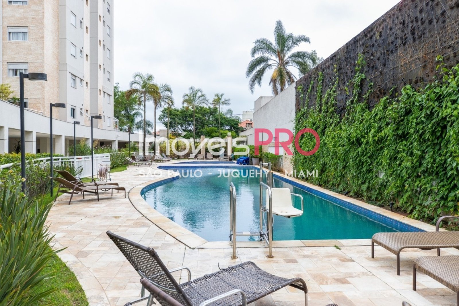 Foto :: https://assets.imoveispro.com.br/thumb/IP37665/apartamento-venda-vila-alexandria_IP37665_41_1920x1080.jpg?