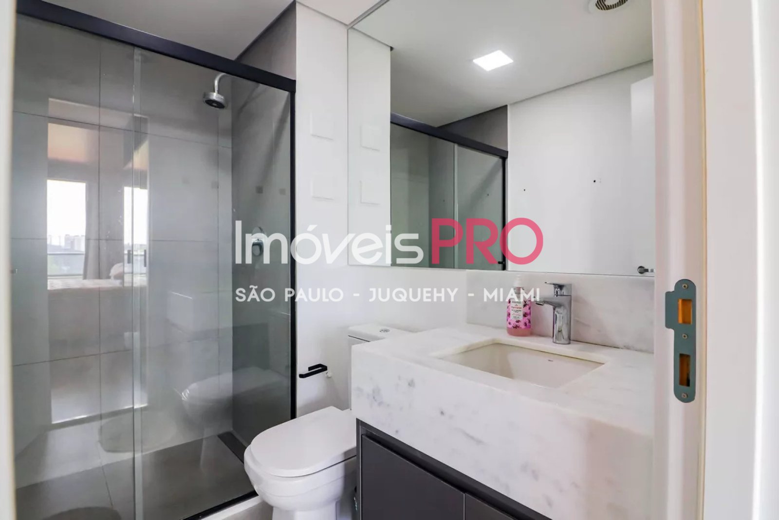 Foto :: https://assets.imoveispro.com.br/thumb/IP37671/apartamento-venda-pinheiros_IP37671_17_1920x1080.jpg?