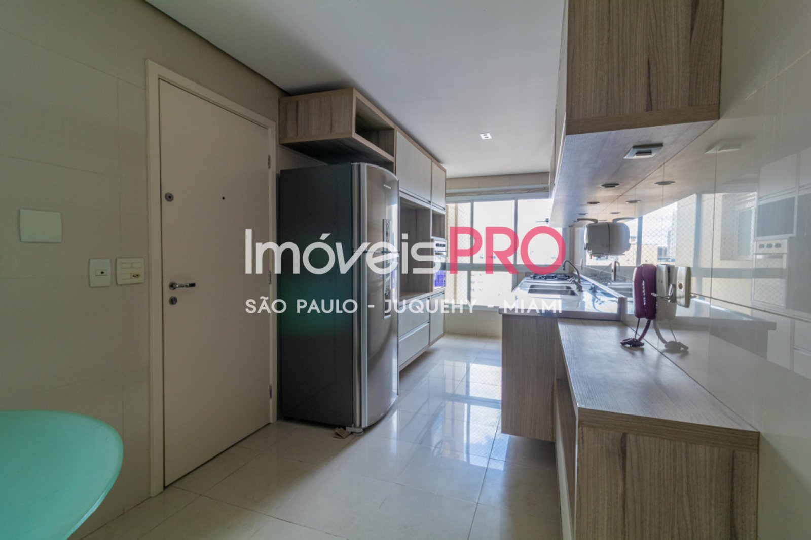 Foto :: https://assets.imoveispro.com.br/thumb/IP37675/apartamento-venda-pinheiros_IP37675_41_1920x1080.jpg?