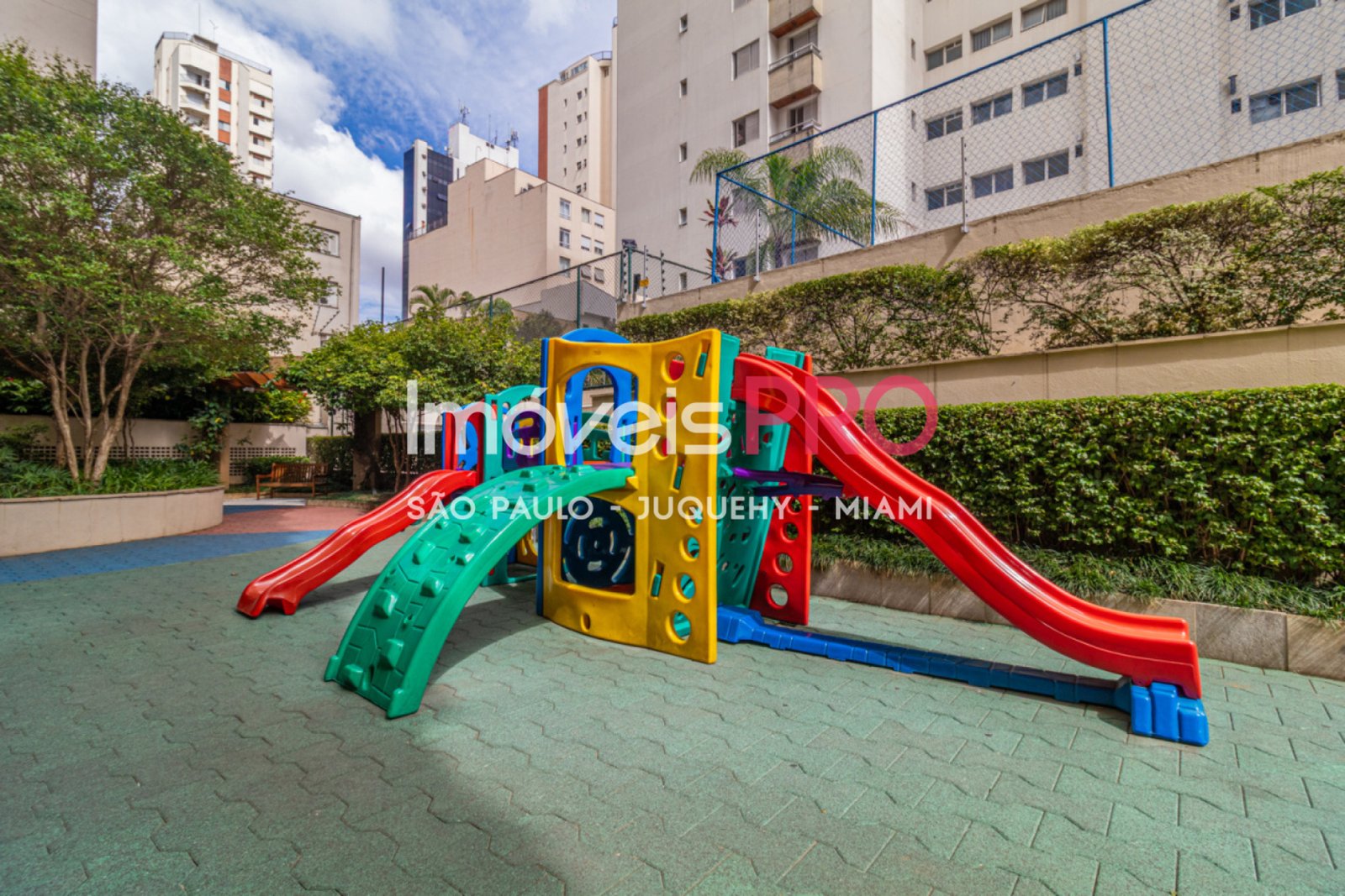 Foto :: https://assets.imoveispro.com.br/thumb/IP37675/apartamento-venda-pinheiros_IP37675_53_1920x1080.jpg?