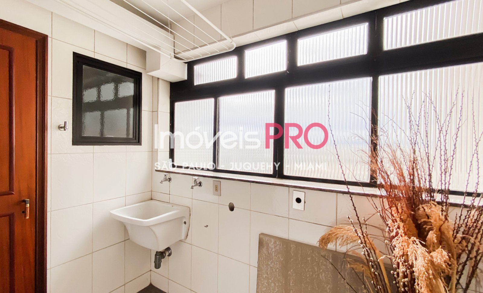 Foto :: https://assets.imoveispro.com.br/thumb/IP37679/apartamento-venda-alto-da-lapa_IP37679_23_1920x1080.jpg?