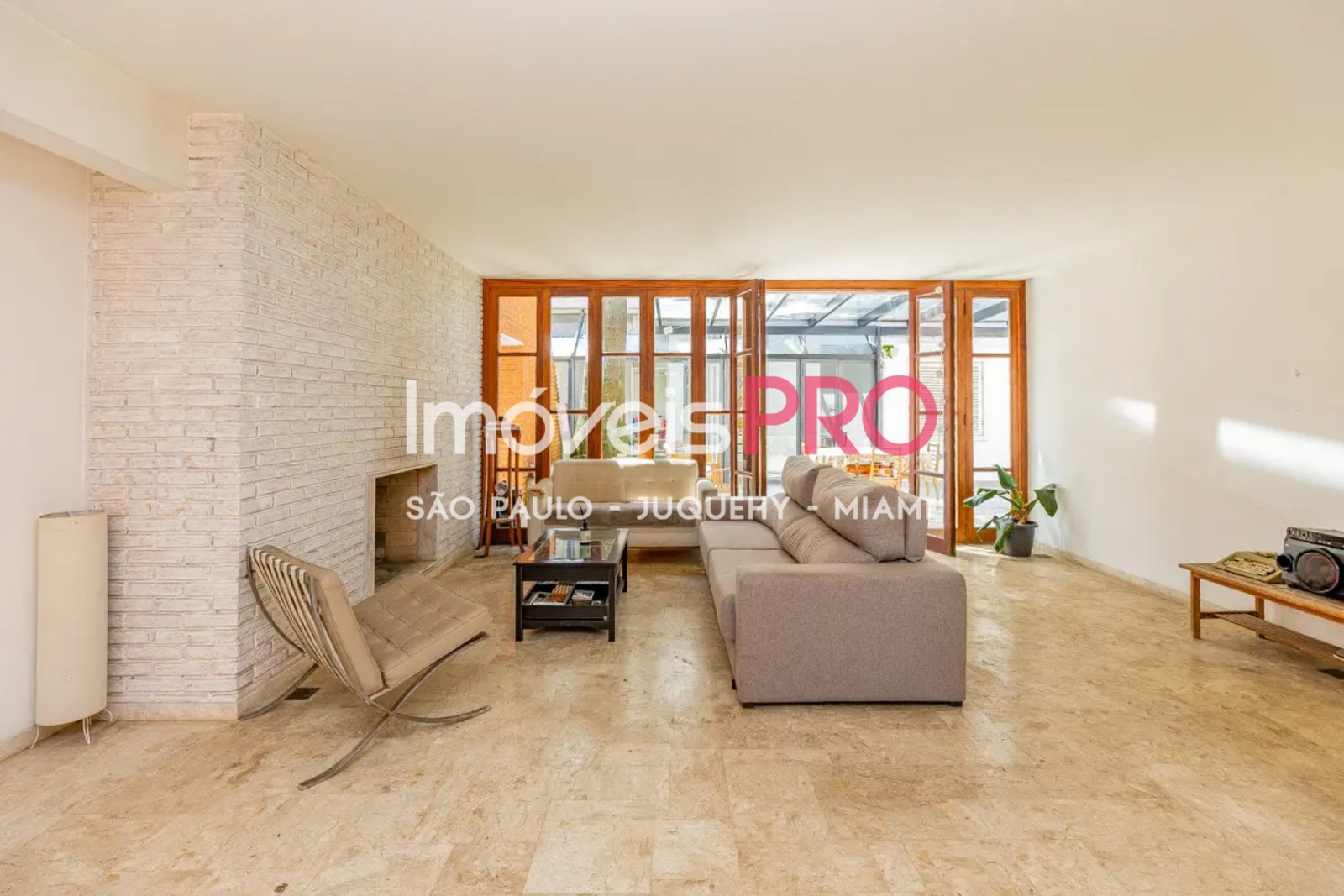 Foto :: https://assets.imoveispro.com.br/thumb/IP37706/sobrado-venda-vila-madalena_IP37706_11_1920x1080.jpg?