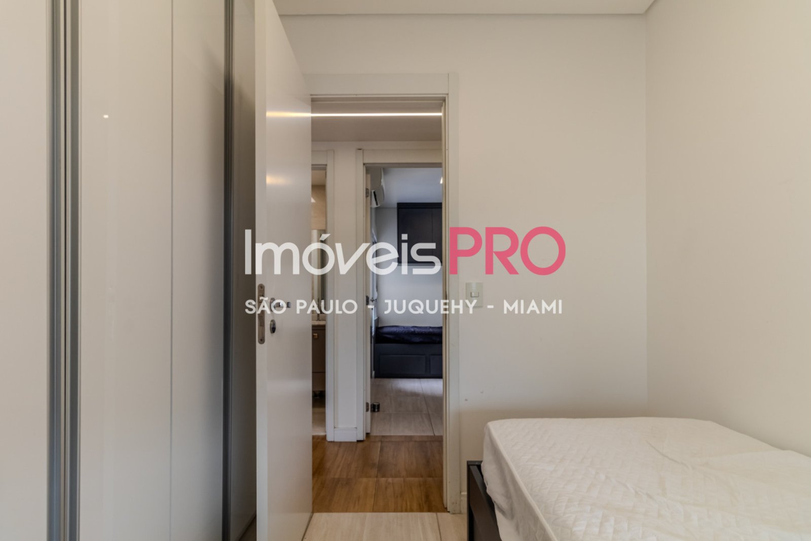 Foto :: https://assets.imoveispro.com.br/thumb/IP37723/apartamento-venda-pinheiros_IP37723_23_1920x1080.jpg?