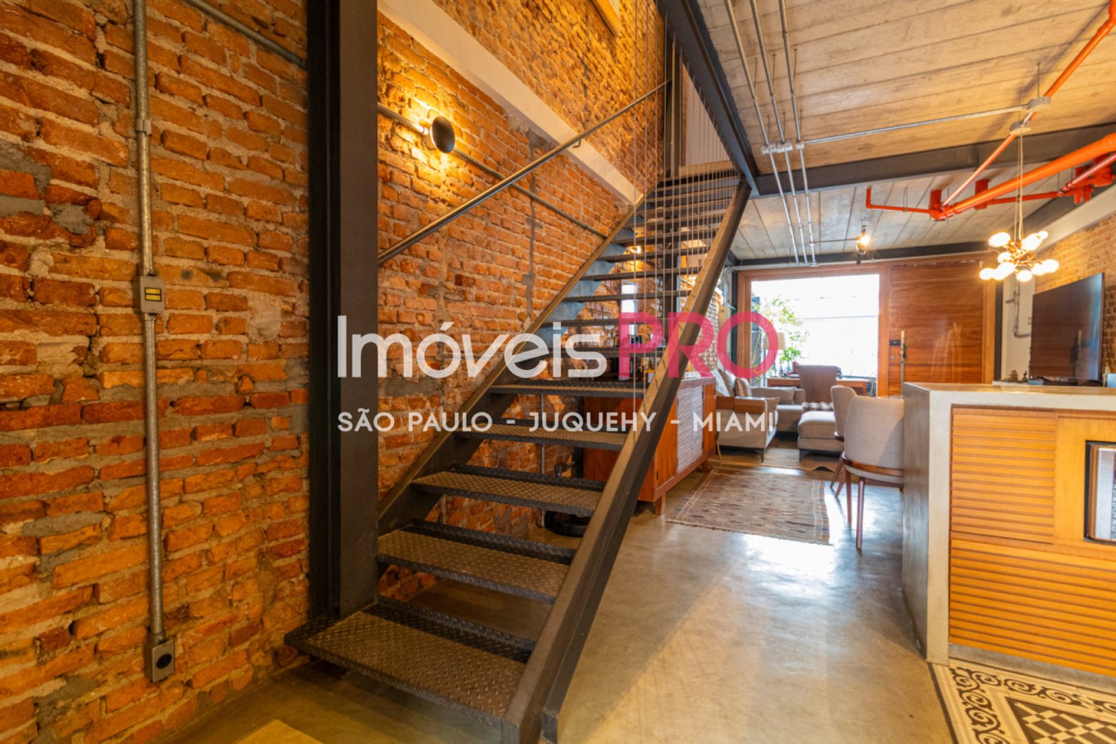 Foto :: https://assets.imoveispro.com.br/thumb/IP37727/casa-venda-vila-cordeiro_IP37727_29_1920x1080.jpg?