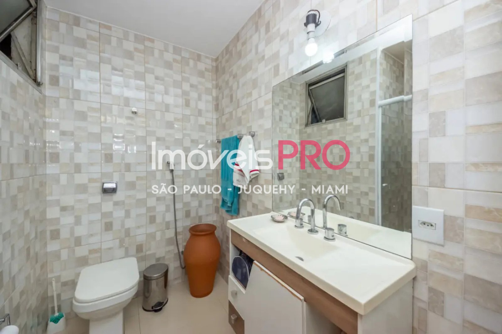 Foto :: https://assets.imoveispro.com.br/thumb/IP37735/apartamento-venda-itaim-bibi_IP37735_17_1920x1080.jpg?