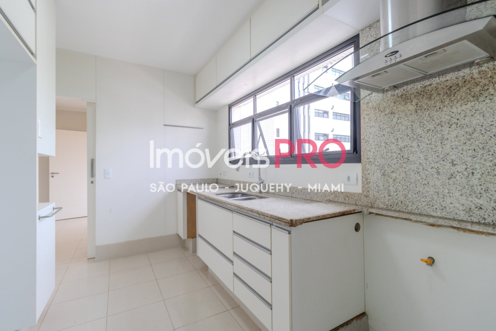 Foto :: https://assets.imoveispro.com.br/thumb/IP37751/apartamento-venda-moema_IP37751_23_1920x1080.jpg?1772218088
