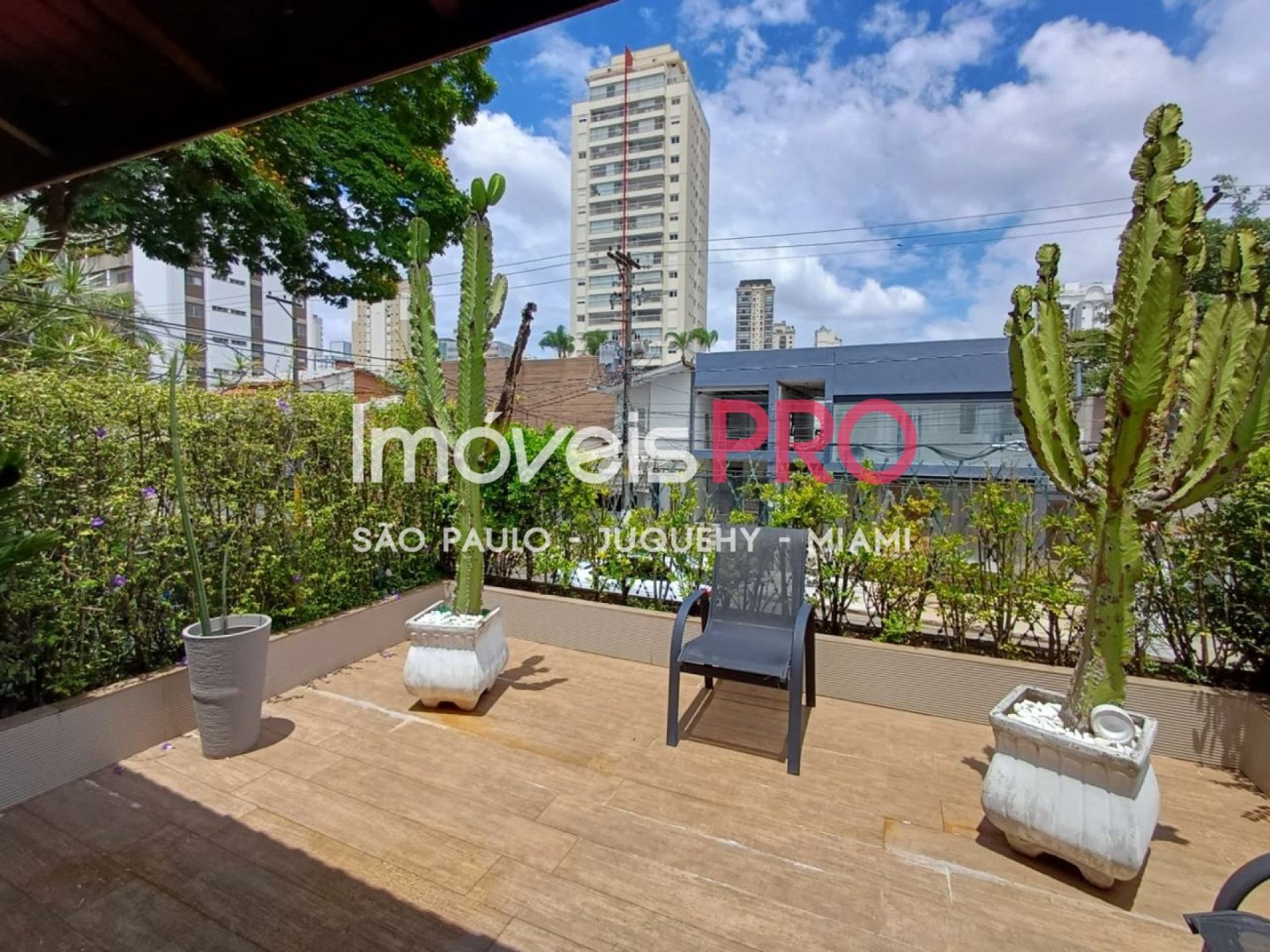 Foto :: https://assets.imoveispro.com.br/thumb/IP37754/casa-venda-campo-belo_IP37754_35_1920x1080.jpg?