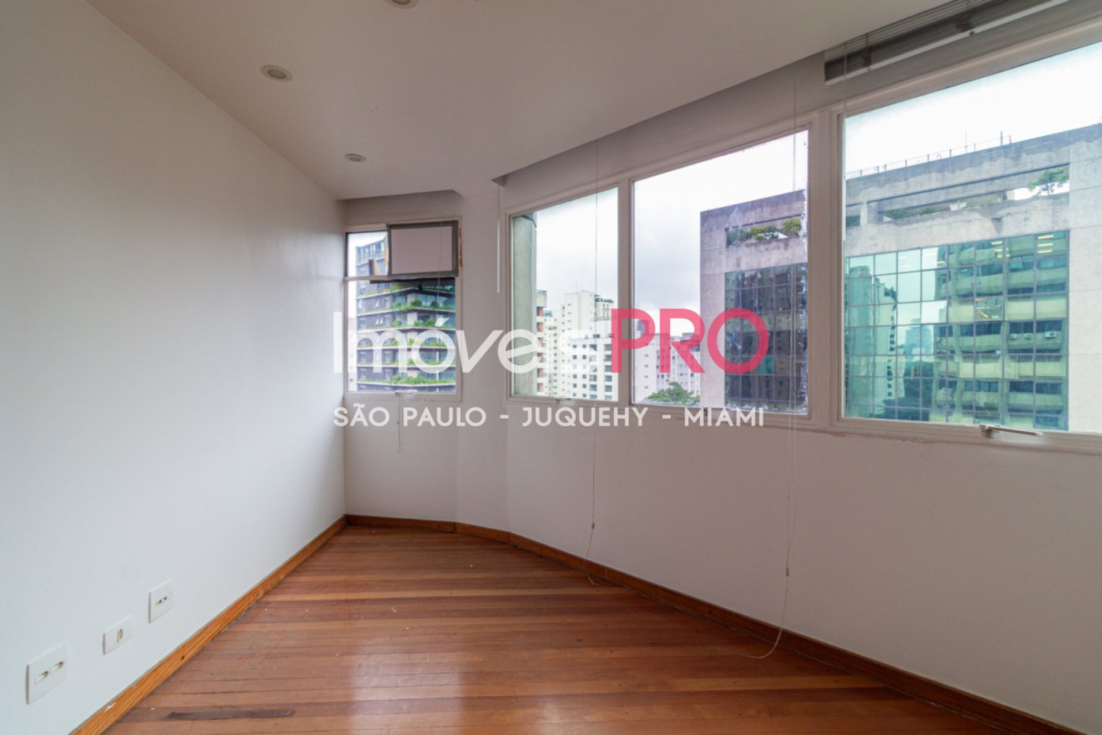 Foto :: https://assets.imoveispro.com.br/thumb/IP37769/conj-comercial-venda-itaim-bibi_IP37769_23_1920x1080.jpg?