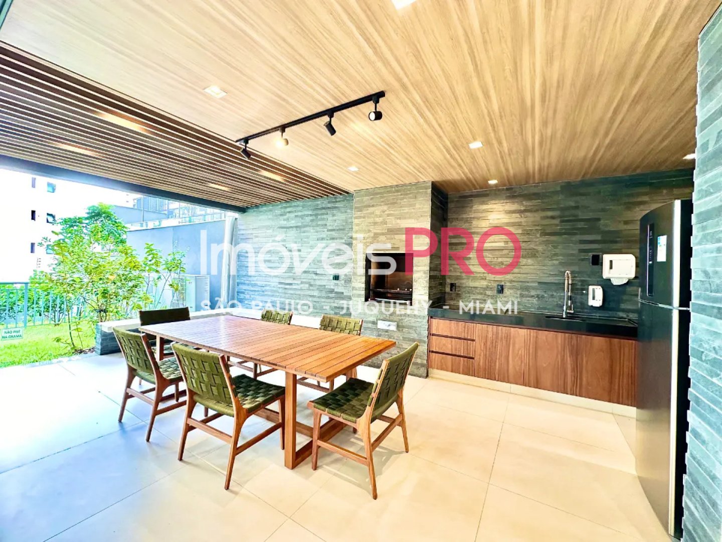 Foto :: https://assets.imoveispro.com.br/thumb/IP37770/apartamento-venda-vila-mariana_IP37770_29_1920x1080.jpg?