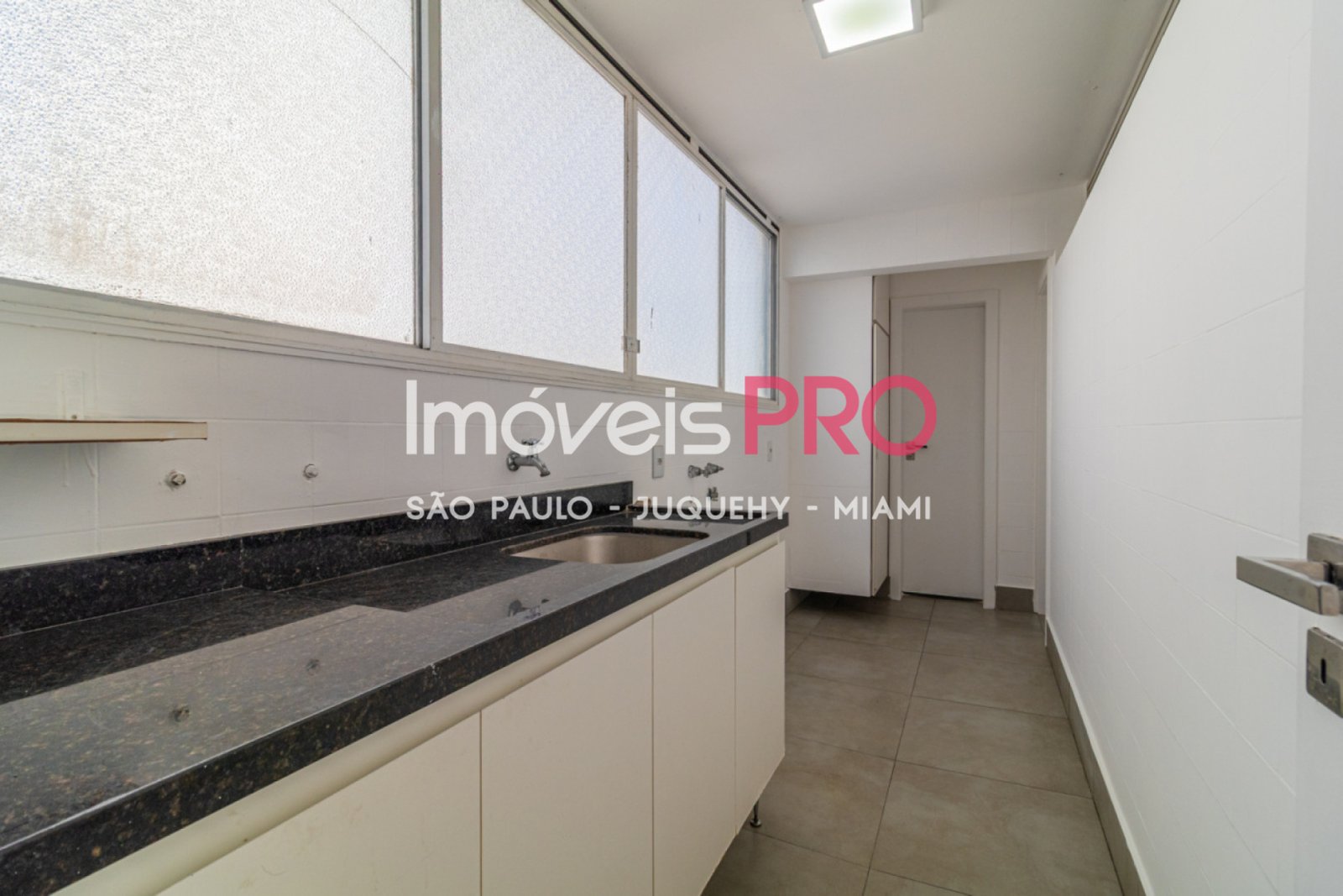 Foto :: https://assets.imoveispro.com.br/thumb/IP37771/apartamento-venda-cerqueira-cesar_IP37771_29_1920x1080.jpg?