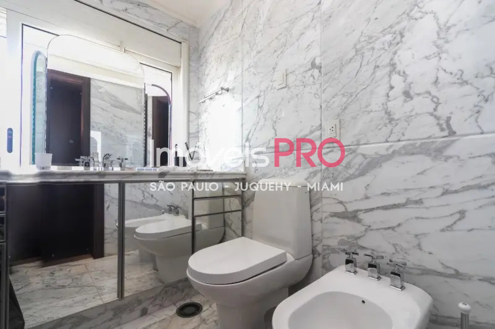 Foto :: https://assets.imoveispro.com.br/thumb/IP37772/cobertura-venda-cerqueira-cesar_IP37772_29_1920x1080.jpg?