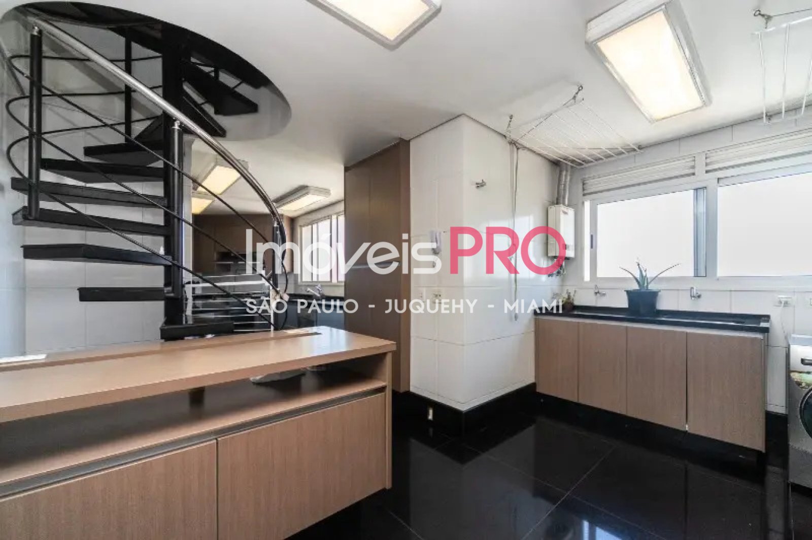 Foto :: https://assets.imoveispro.com.br/thumb/IP37772/cobertura-venda-cerqueira-cesar_IP37772_47_1920x1080.jpg?