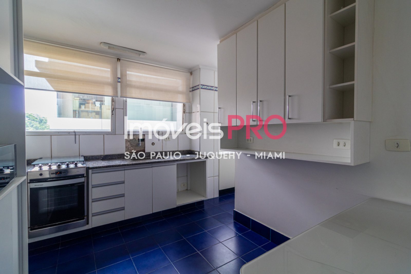 Foto :: https://assets.imoveispro.com.br/thumb/IP37781/apartamento-venda-pinheiros_IP37781_17_1920x1080.jpg?