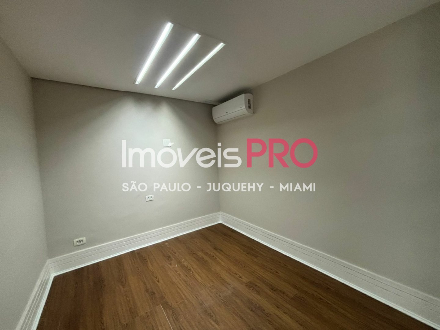 Foto :: https://assets.imoveispro.com.br/thumb/IP37793/conj-comercial-venda-moema_IP37793_11_1920x1080.jpg?