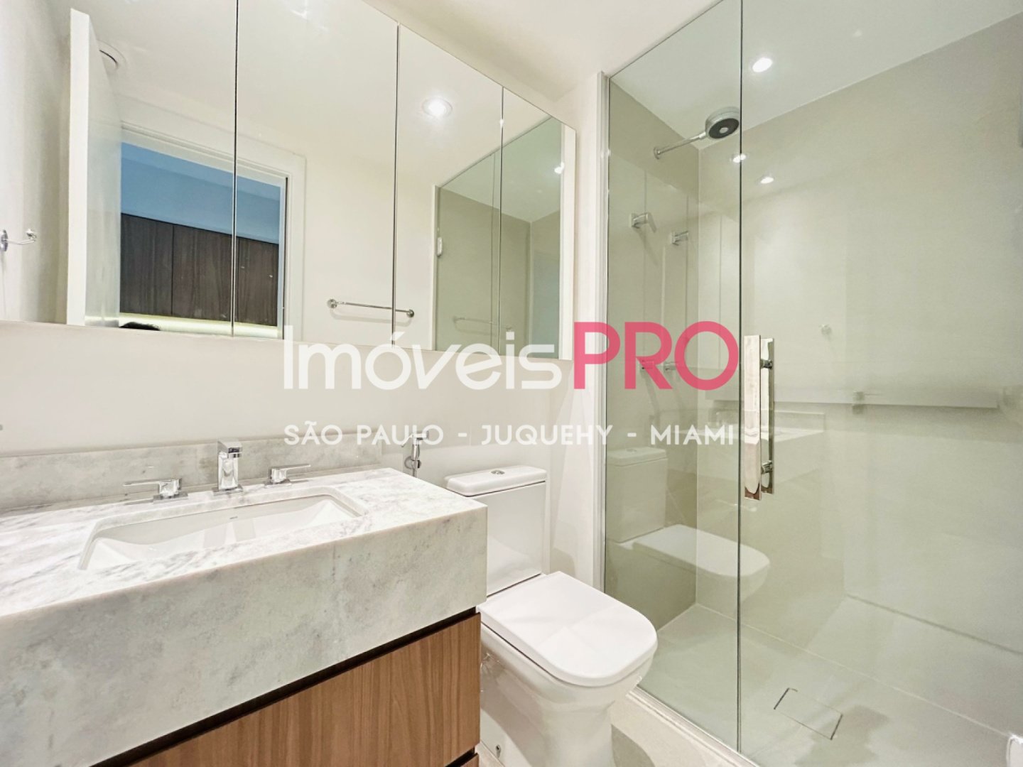 Foto :: https://assets.imoveispro.com.br/thumb/IP37803/apartamento-venda-pinheiros_IP37803_11_1920x1080.jpg?