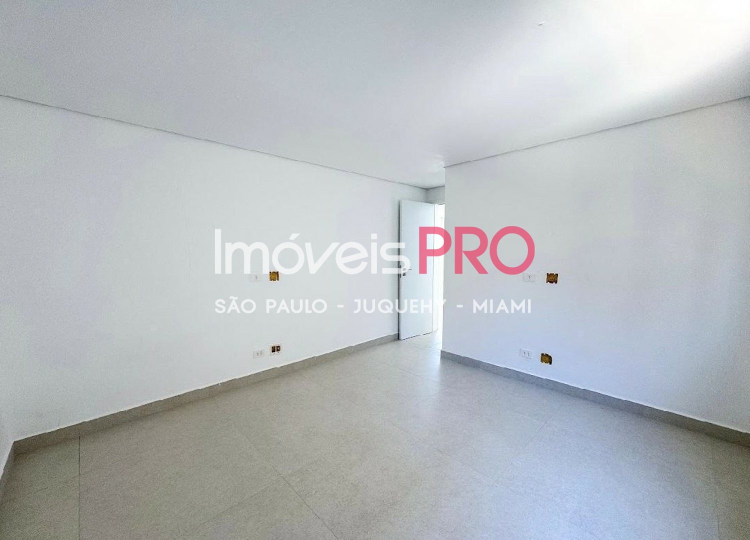 Foto :: https://assets.imoveispro.com.br/thumb/IP37811/condominio-venda-praia-de-juquehy_IP37811_11_1920x1080.jpg?