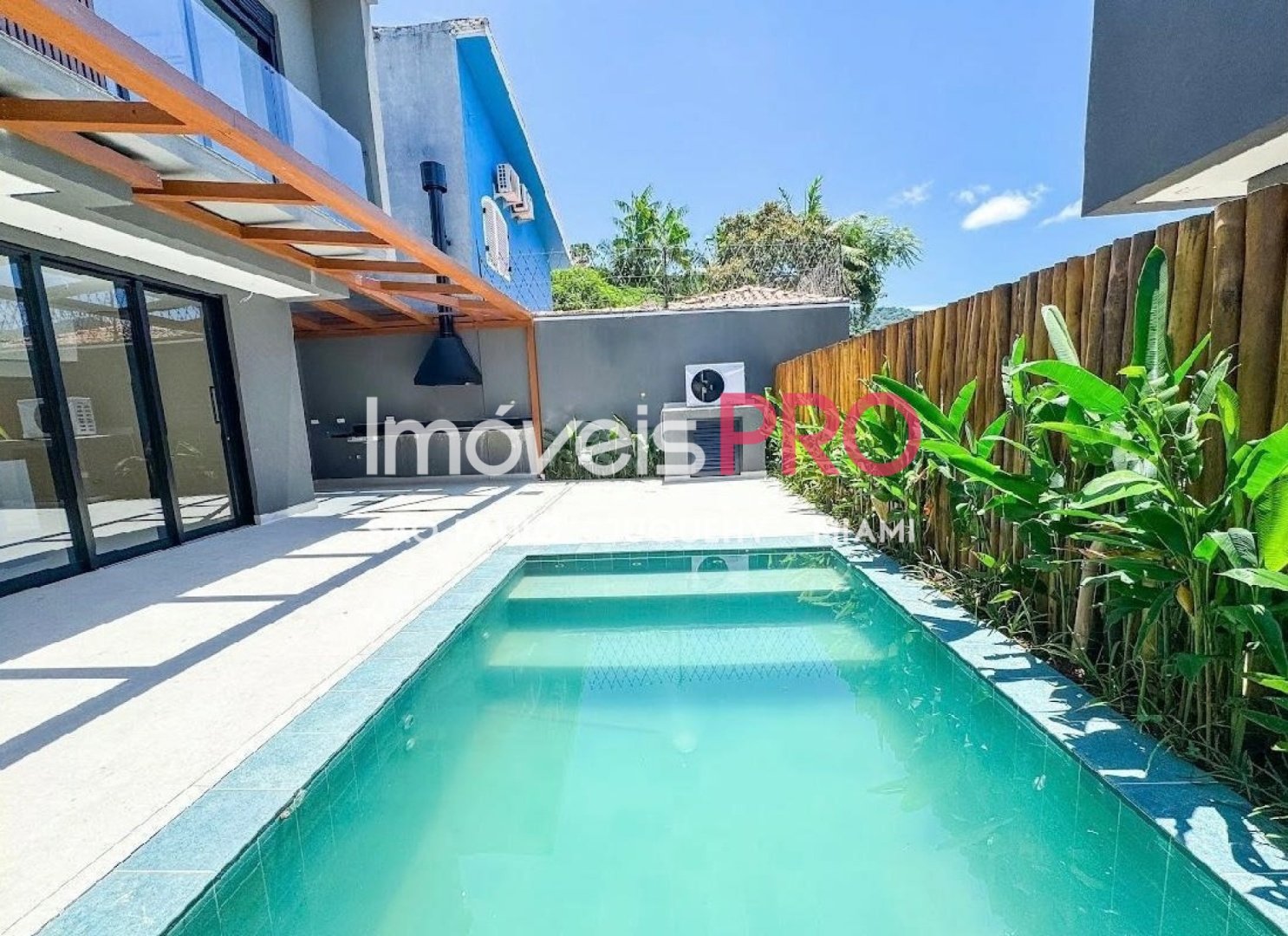 Foto :: https://assets.imoveispro.com.br/thumb/IP37811/condominio-venda-praia-de-juquehy_IP37811_17_1920x1080.jpg?