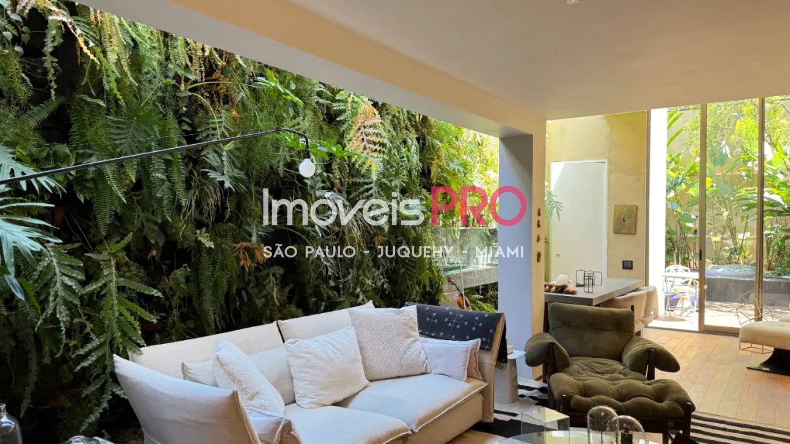 Foto :: https://assets.imoveispro.com.br/thumb/IP37823/casa-de-vila-venda-itaim-bibi_IP37823_11_1920x1080.jpg?