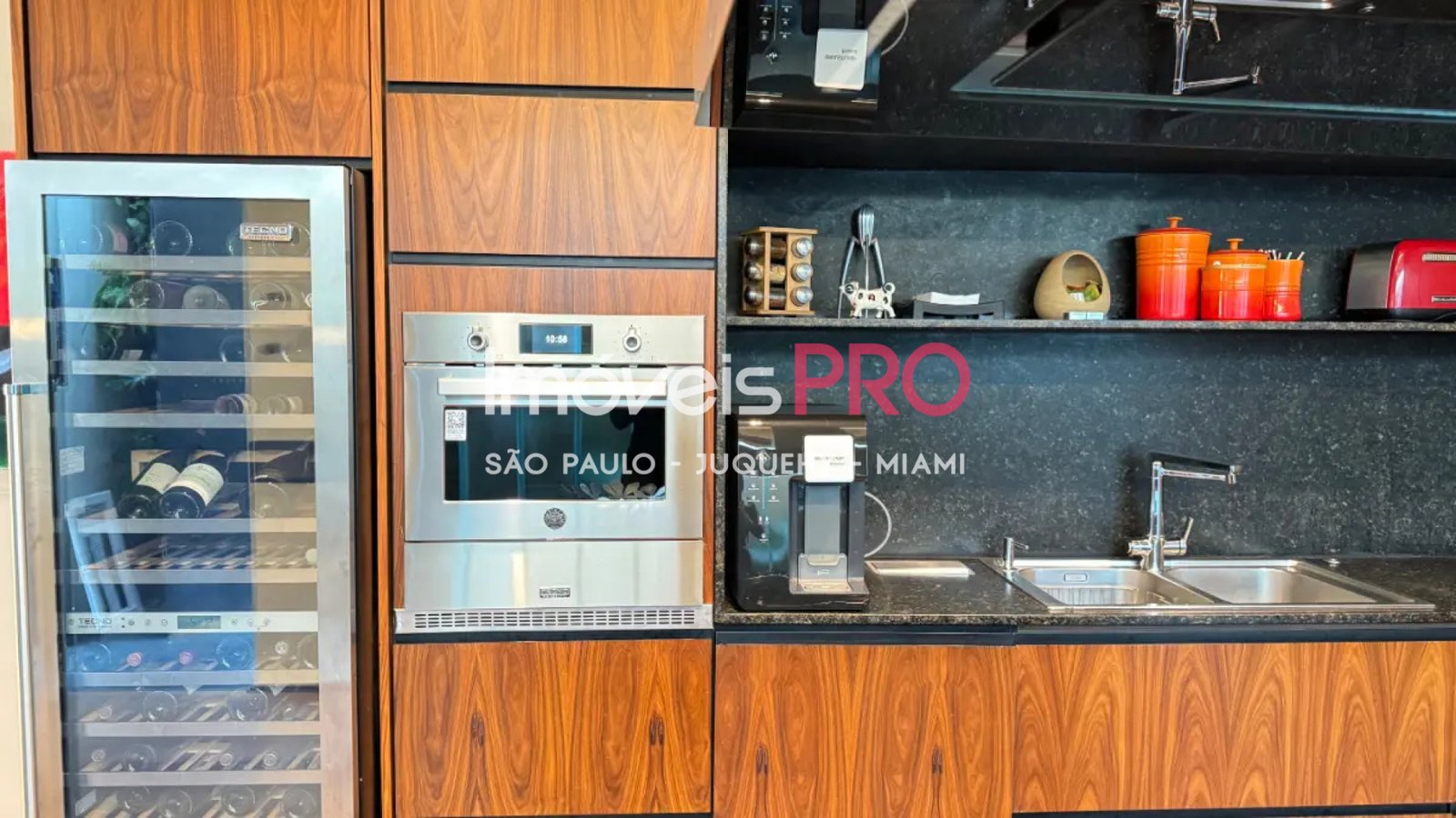 Foto :: https://assets.imoveispro.com.br/thumb/IP37823/casa-de-vila-venda-itaim-bibi_IP37823_17_1920x1080.jpg?