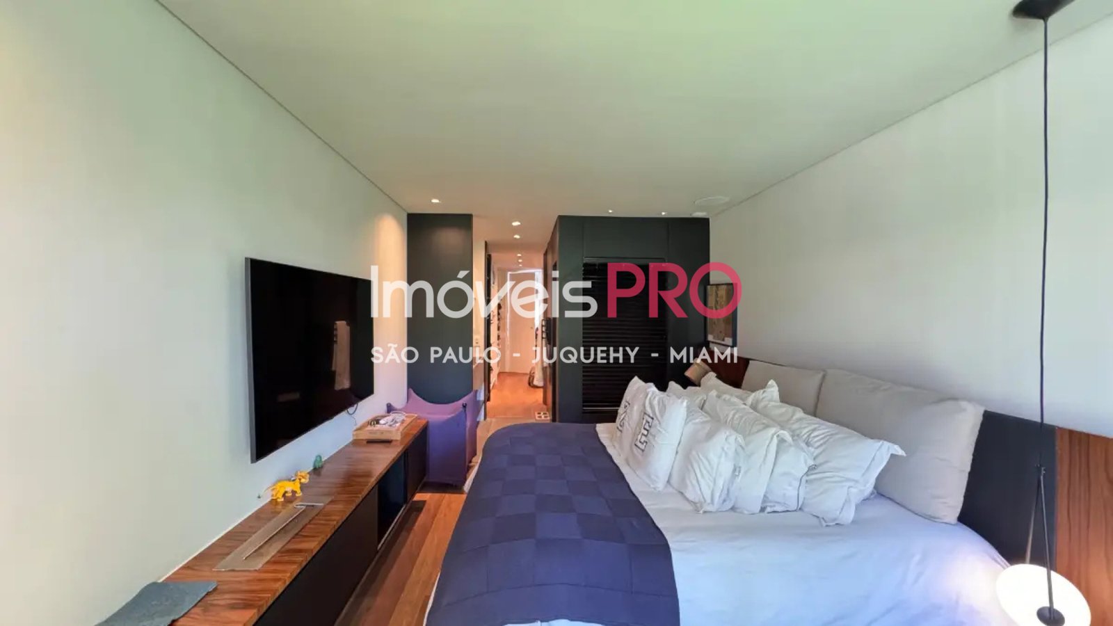 Foto :: https://assets.imoveispro.com.br/thumb/IP37823/casa-de-vila-venda-itaim-bibi_IP37823_35_1920x1080.jpg?