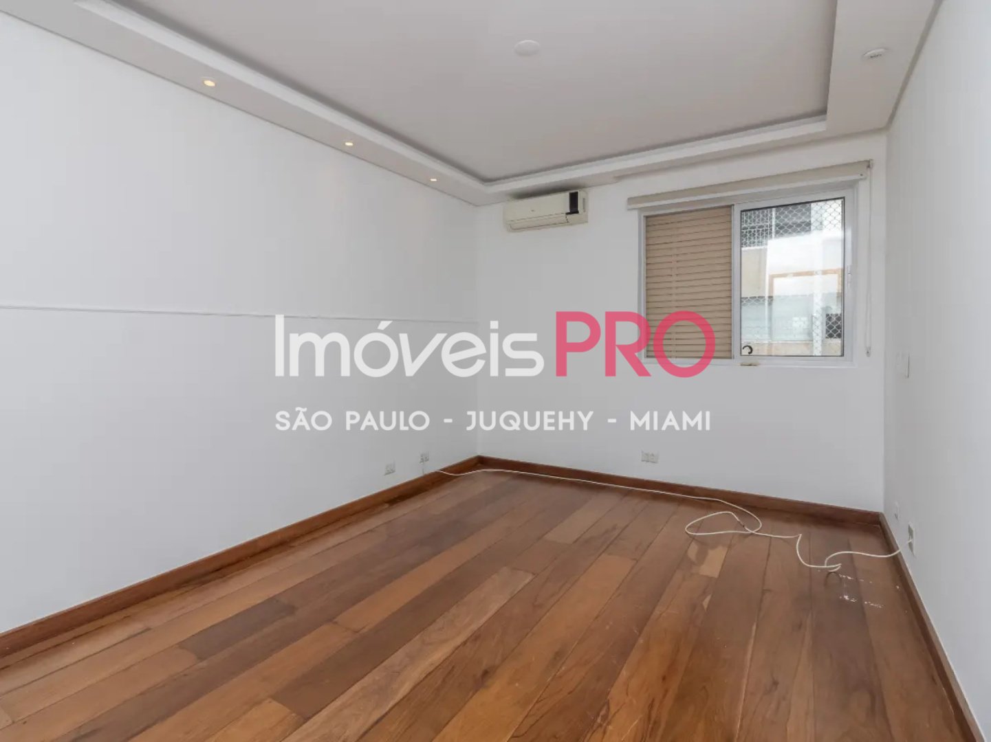 Foto :: https://assets.imoveispro.com.br/thumb/IP37841/apartamento-venda-itaim-bibi_IP37841_11_1920x1080.jpg?