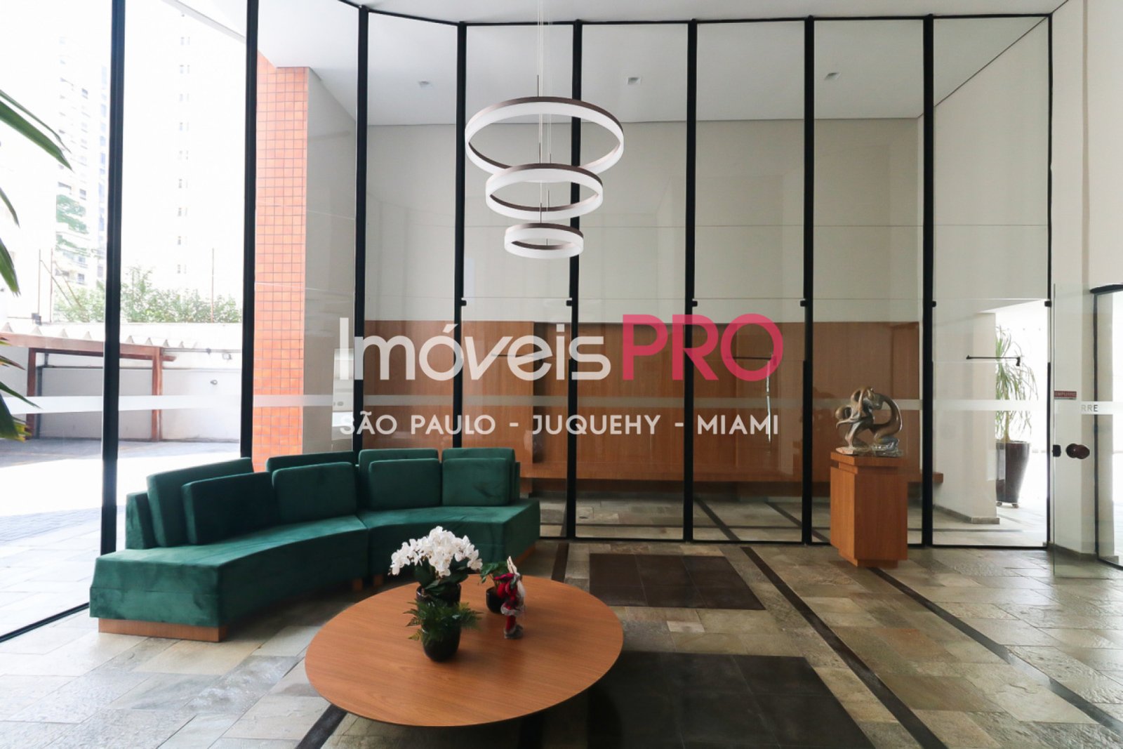 Foto :: https://assets.imoveispro.com.br/thumb/IP37856/apartamento-aluguel-moema-passaros_IP37856_17_1920x1080.jpg?