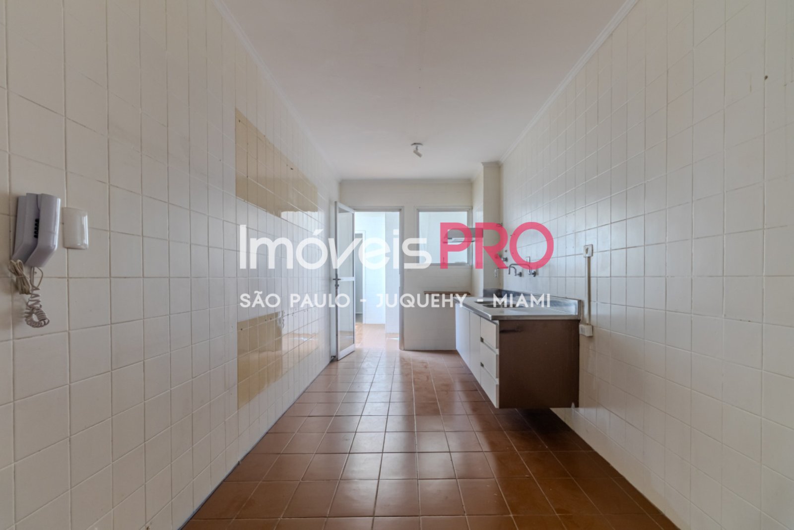 Foto :: https://assets.imoveispro.com.br/thumb/IP37859/apartamento-venda-pinheiros_IP37859_17_1920x1080.jpg?