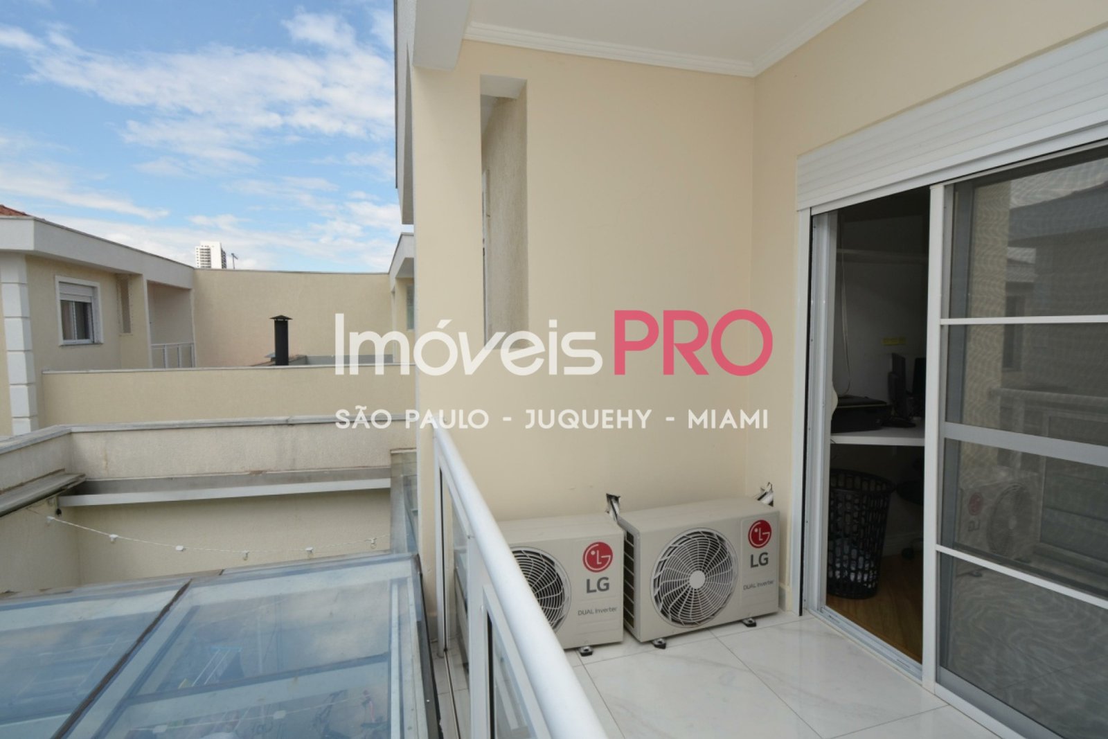 Foto :: https://assets.imoveispro.com.br/thumb/IP37861/casa-venda-jardim-ipanema-zona-sul_IP37861_29_1920x1080.jpg?