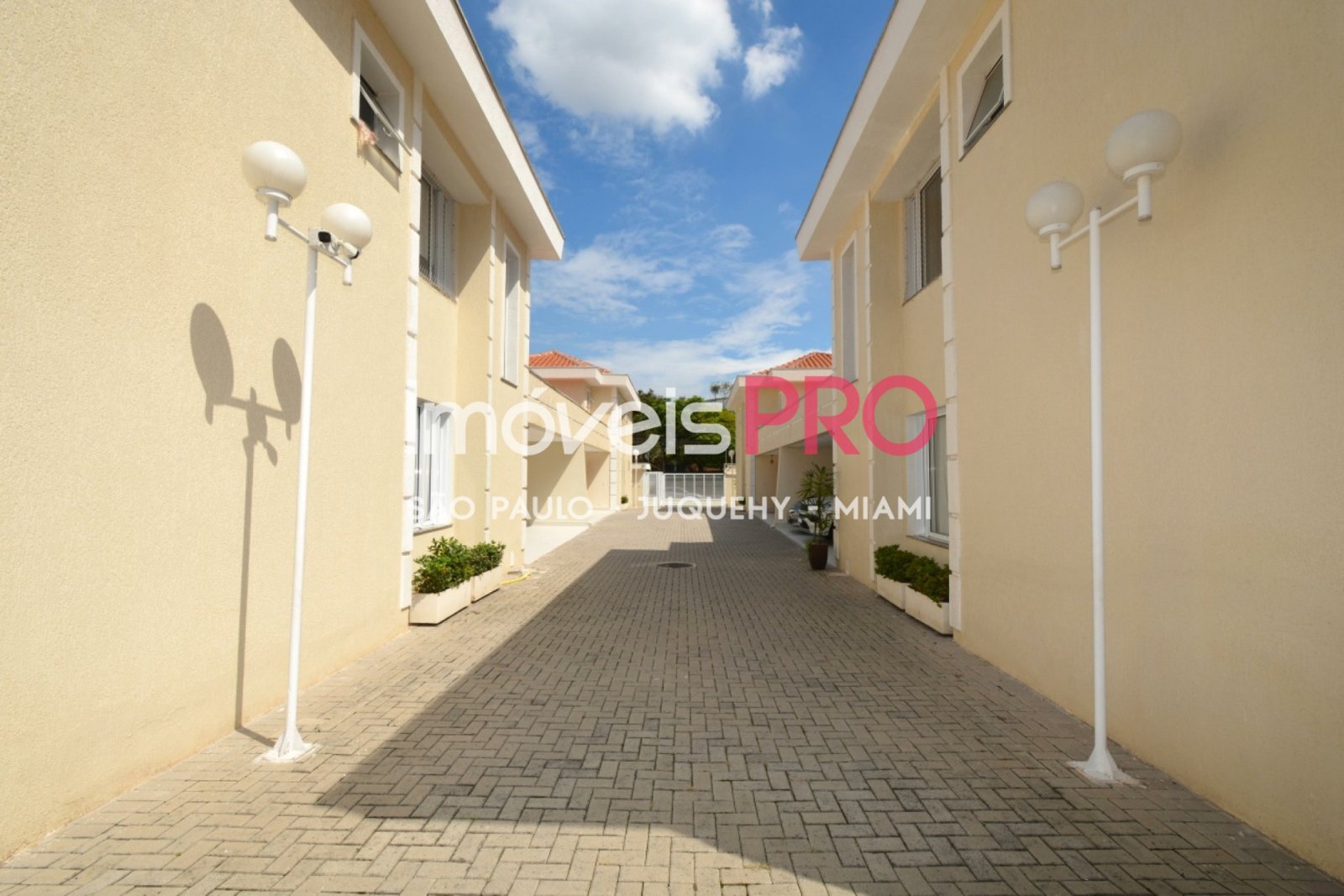 Foto :: https://assets.imoveispro.com.br/thumb/IP37861/casa-venda-jardim-ipanema-zona-sul_IP37861_41_1920x1080.jpg?