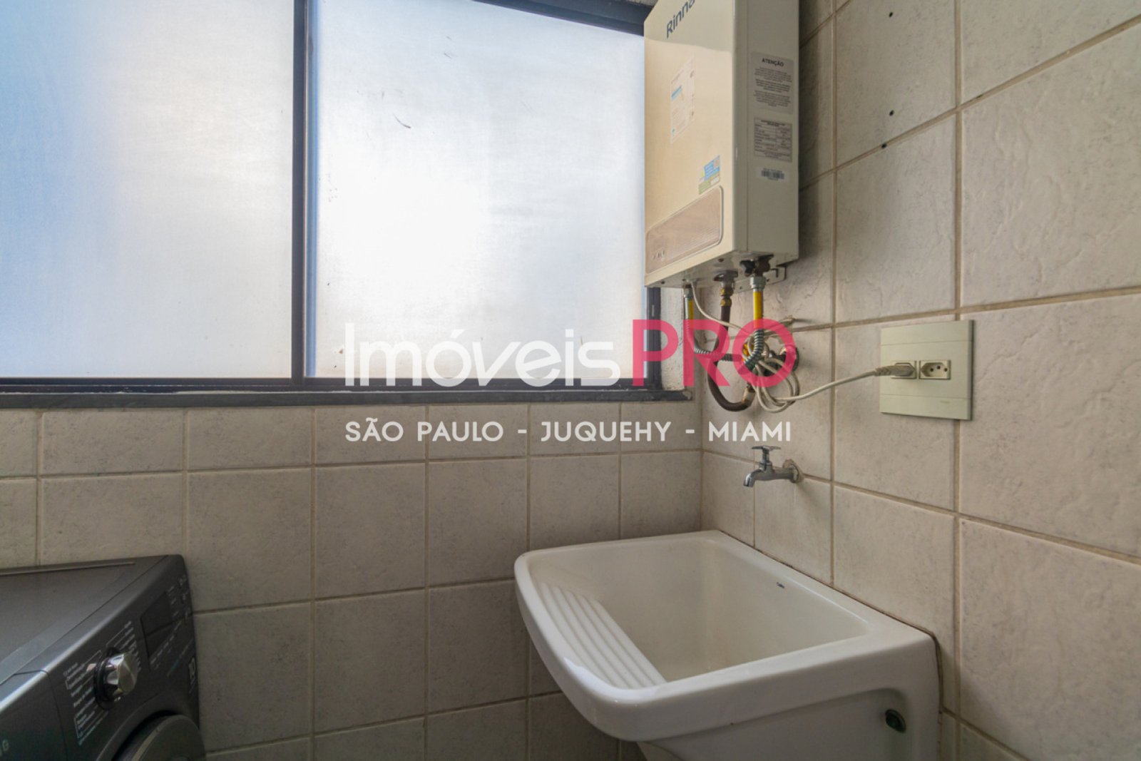 Foto :: https://assets.imoveispro.com.br/thumb/IP37877/apartamento-venda-moema_IP37877_17_1920x1080.jpg?