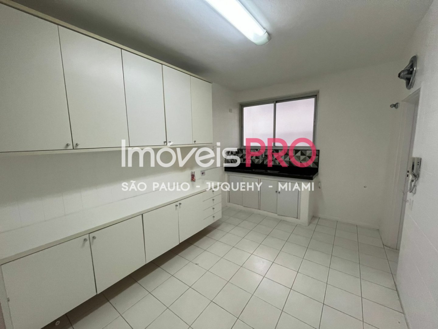 Foto :: IP37896