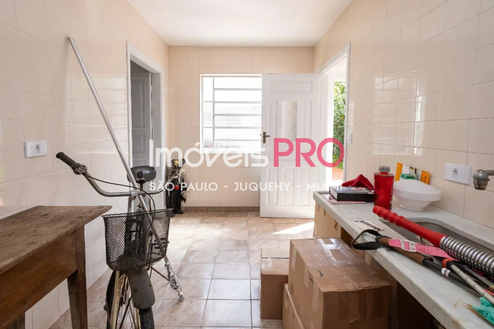 Foto :: https://assets.imoveispro.com.br/thumb/IP37901/casa-de-vila-venda-brooklin-paulista_IP37901_23_1920x1080.jpg?